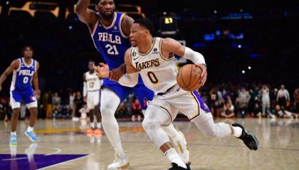 开云最新登录地址-最后一攻潦草收场！韦少被犯规？哈姆坚持不喊暂停