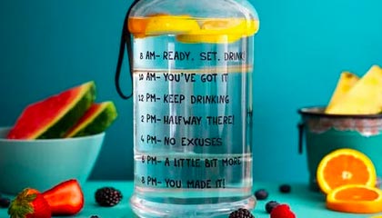 山东男篮社媒分享为陈林坚庆生视频：首秀叠加生日，buff拉满